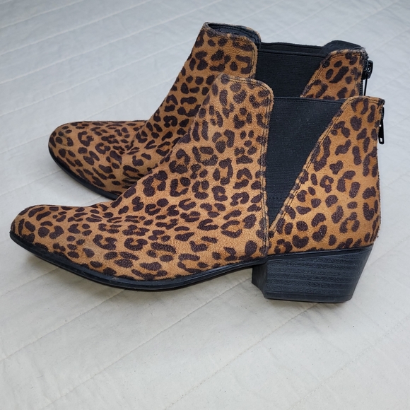 Esprit Tiffany Leopard print suede ankle boots size 8 - Picture 3 of 6